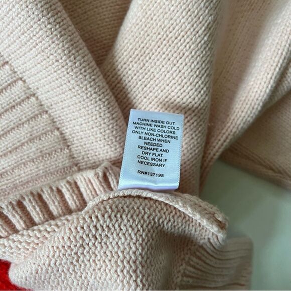 Colorblock Heart V-Neck Sweater - Red and Cream - Picture 5 of 7